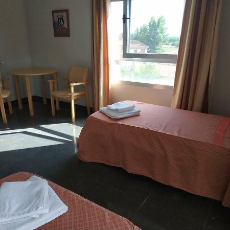 Hostal Restaurante La Concordia Hotel Fuentes Claras Luaran gambar
